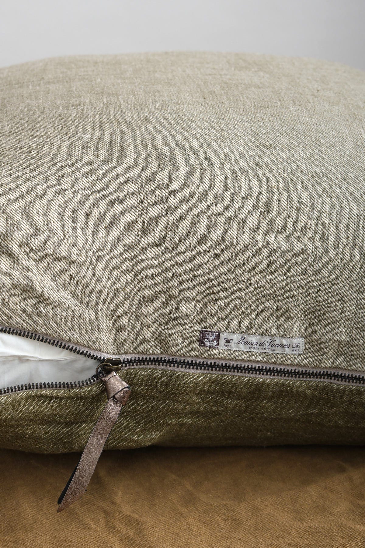 Maison De Vacances Home Pillows 26" X 26" Washed Linen Vice Versa Cushion in Kaki Kaki/Givre / 26" X 26"