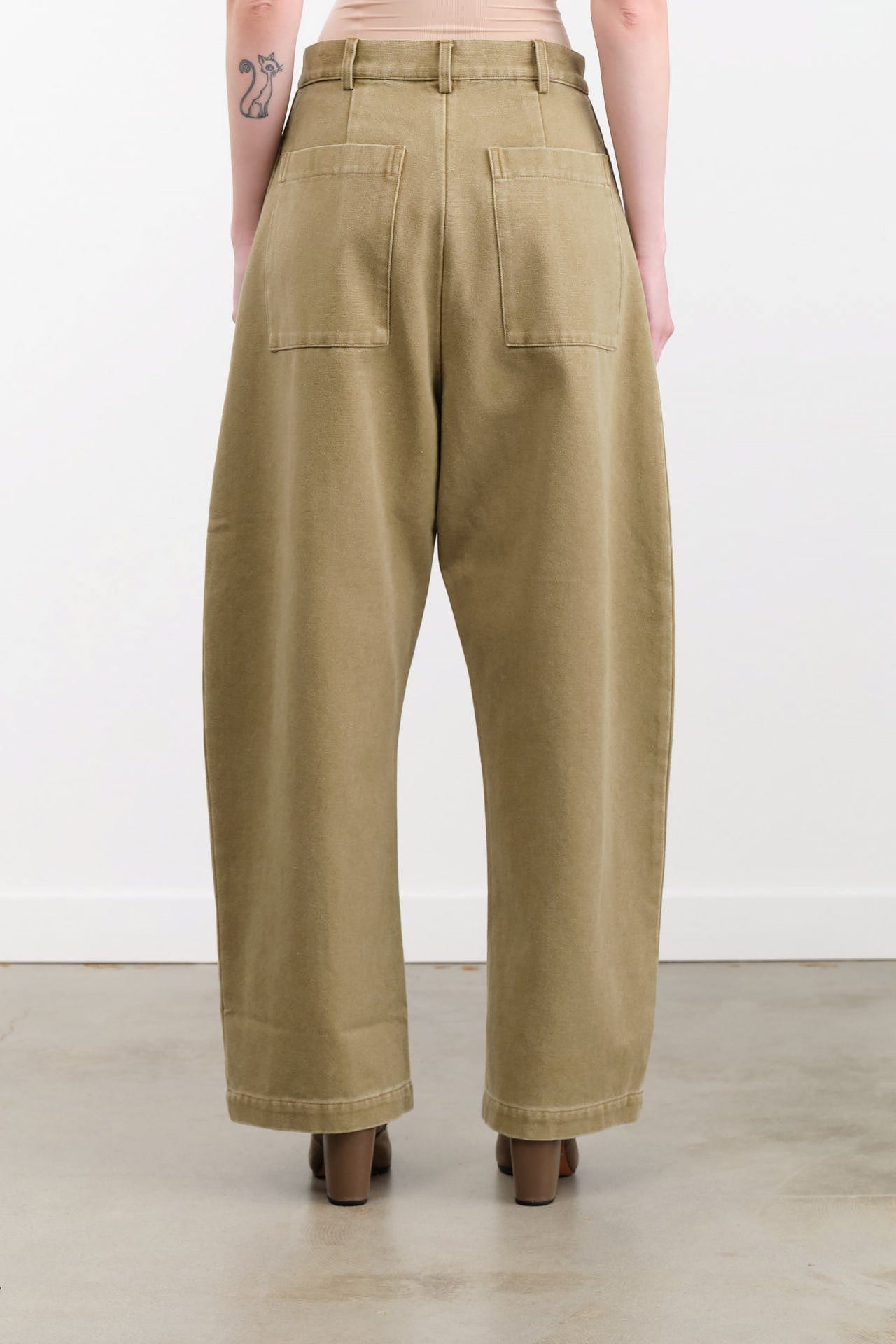 7115 by Szeki Apparel Womens Pants Tailored Curve Legged Trouser