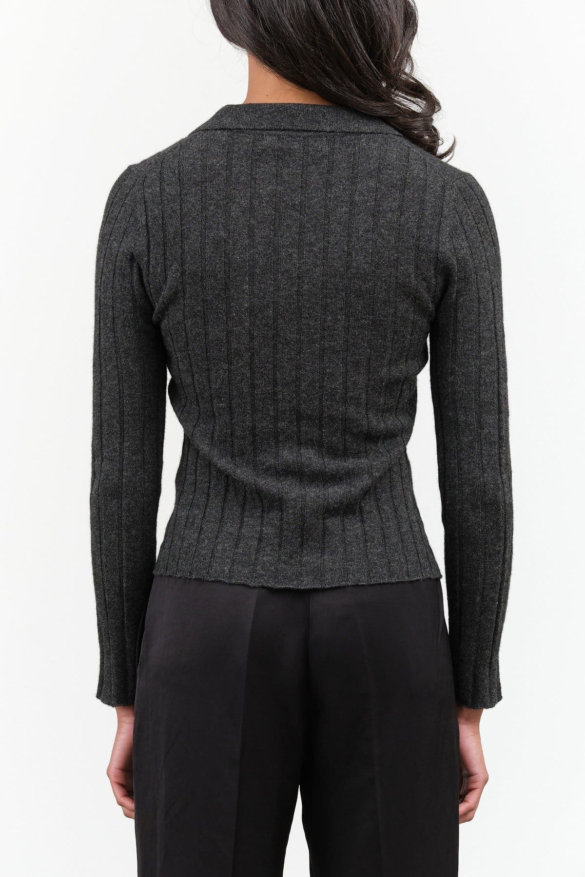 7115 by Szeki Apparel Womens Sweaters Yak V-Neck Long Sleeve Top in Charcoal