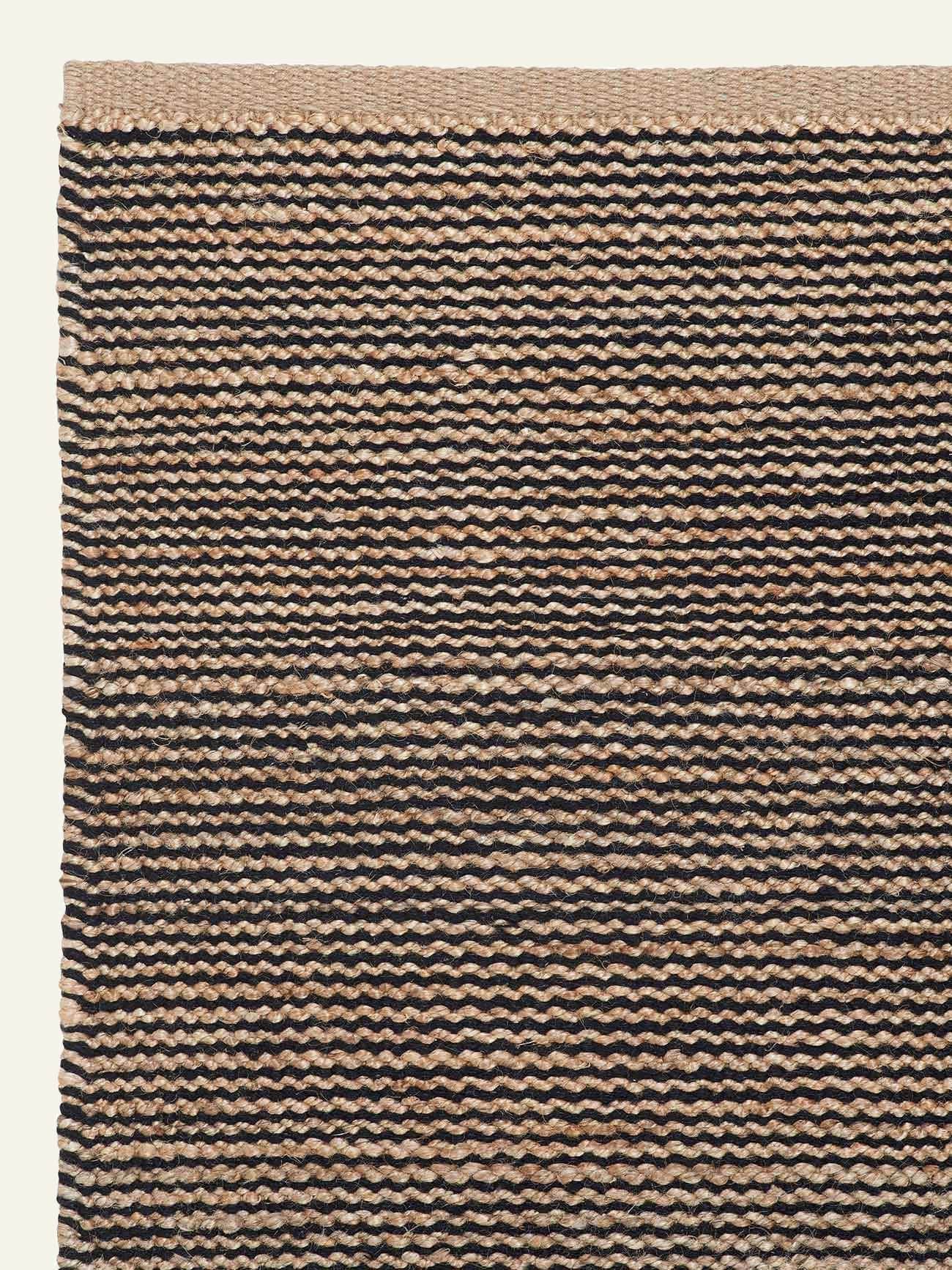 Armadillo & Co. Home Rugs Drift Nook Runner Natural & Black / 2'7" L X 6' W