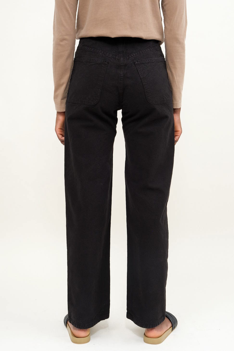 Back of California Slim in Black