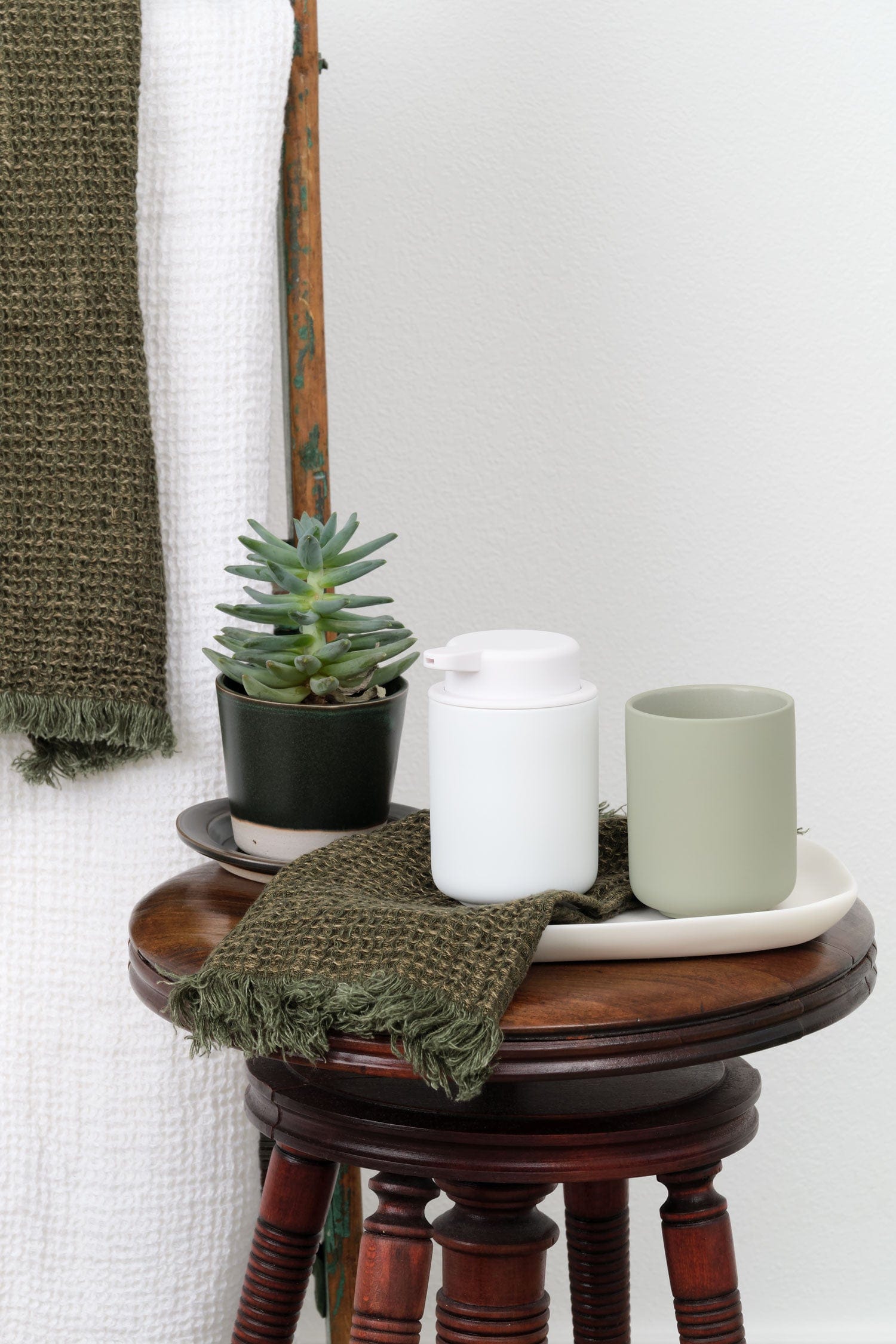 Tina Frey Designs Home Bath Accessories Arc Guest Towel Tray White / 10.5" L X 6.5" W X 0.75" H