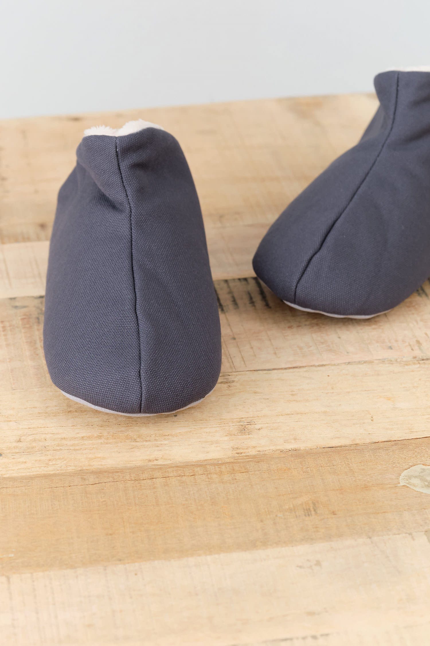 ABE Sangyo Accessories Slippers ABE Lined Room Bootie in Grey