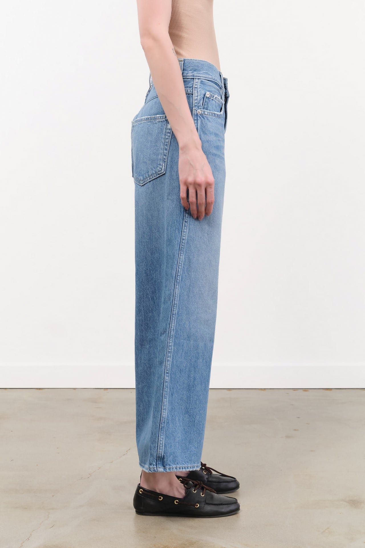 Amo Denim Apparel Womens Denim Frida Crop Jean