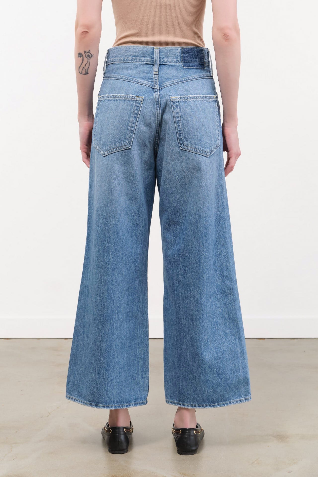 Amo Denim Apparel Womens Denim Frida Crop Jean