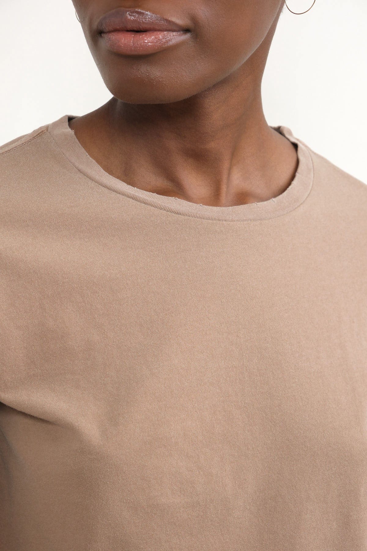 Neckline on L/S Babe Tee in Silt