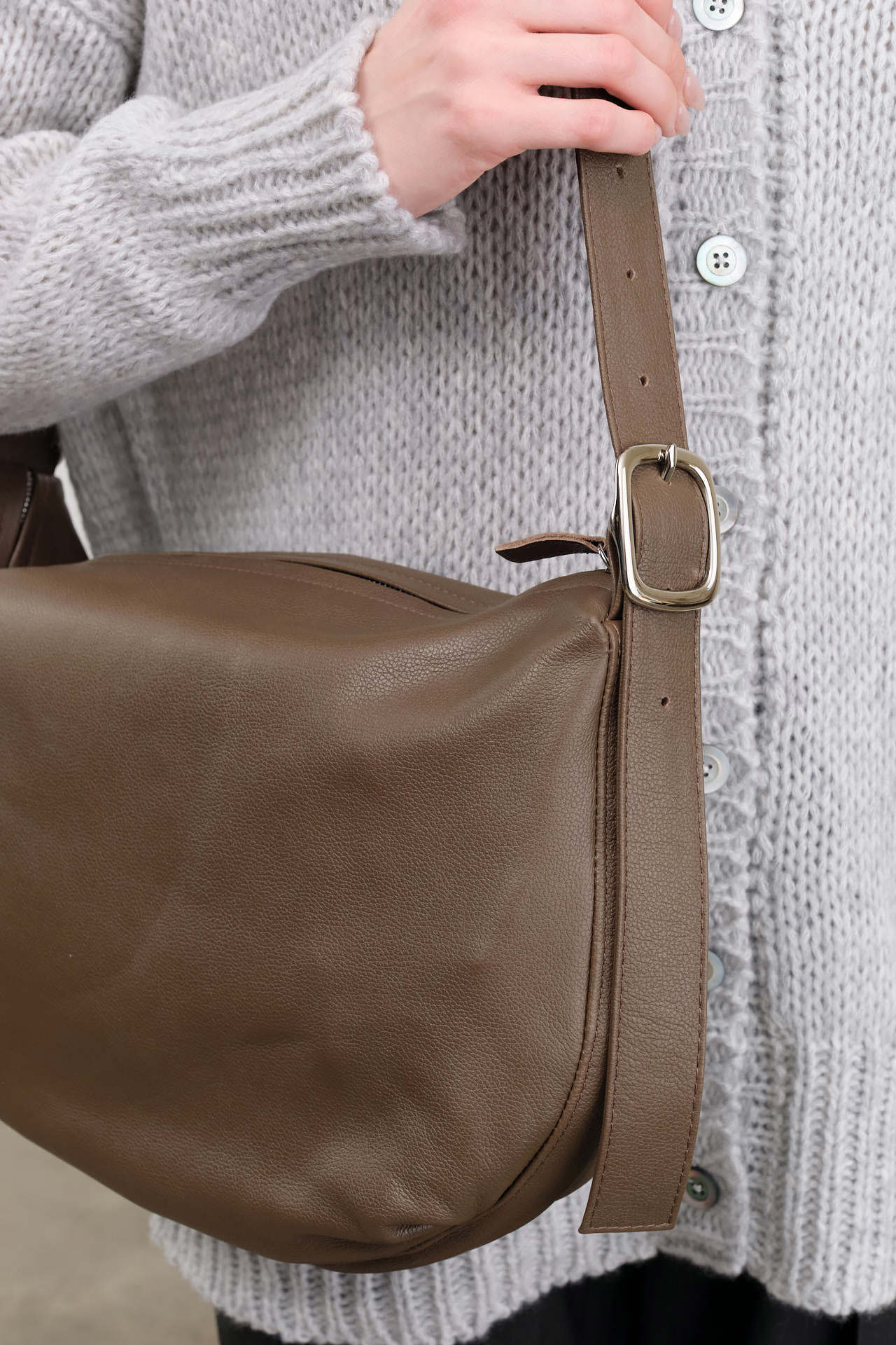 Are Studio Accessories Bags Lowery Bag in Tobacco Tobacco / 10" L X 16" W X 2.5" D