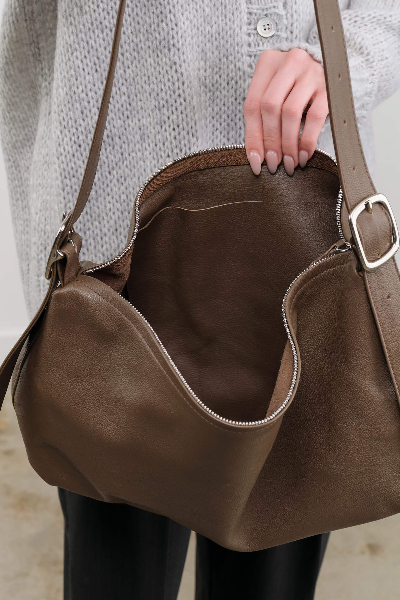 Are Studio Accessories Bags Lowery Bag in Tobacco Tobacco / 10" L X 16" W X 2.5" D