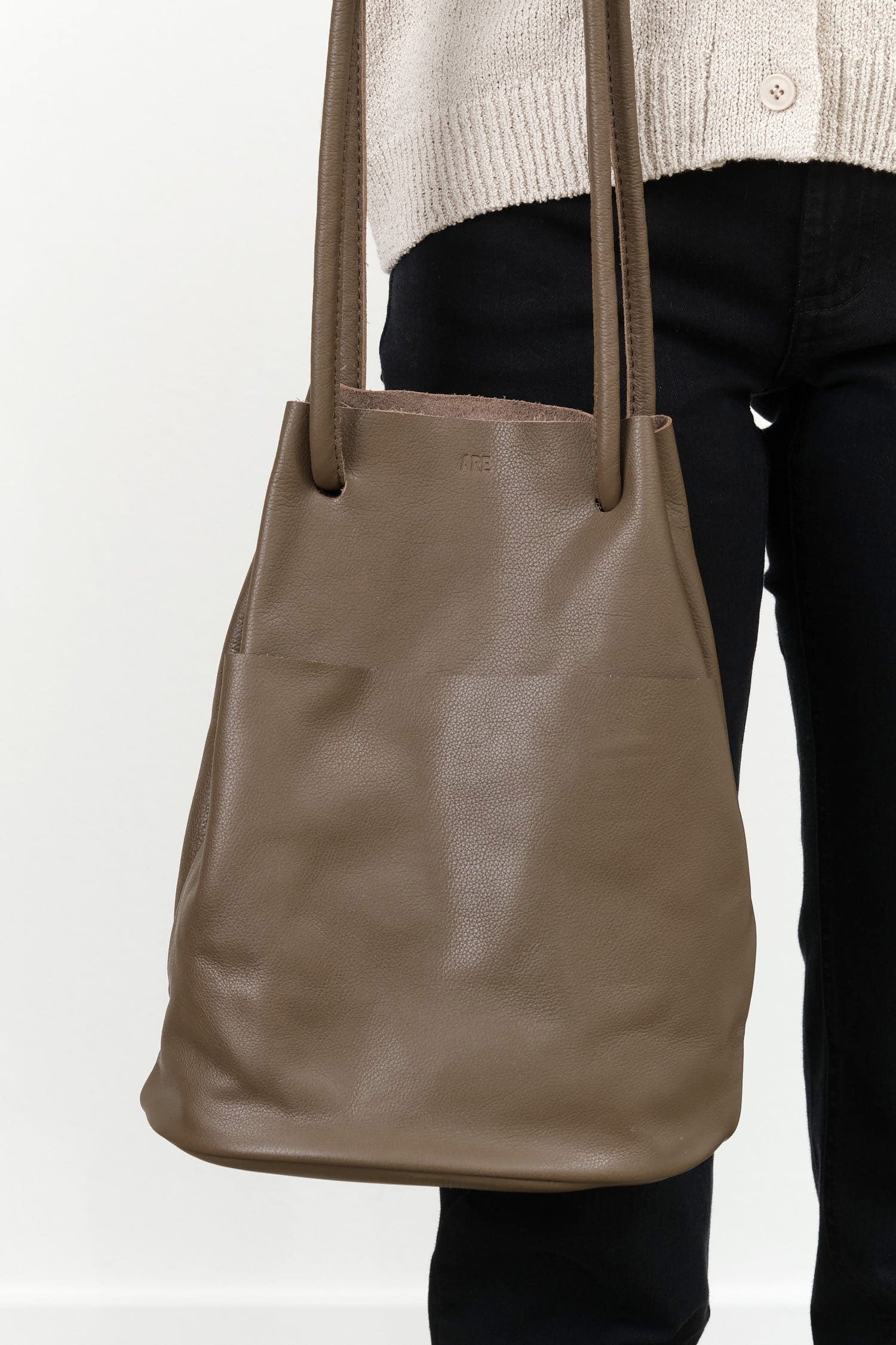 Are Studio Accessories Bags Tube Bag in Tobacco Tobacco / 12" L X 9" W X 6" D