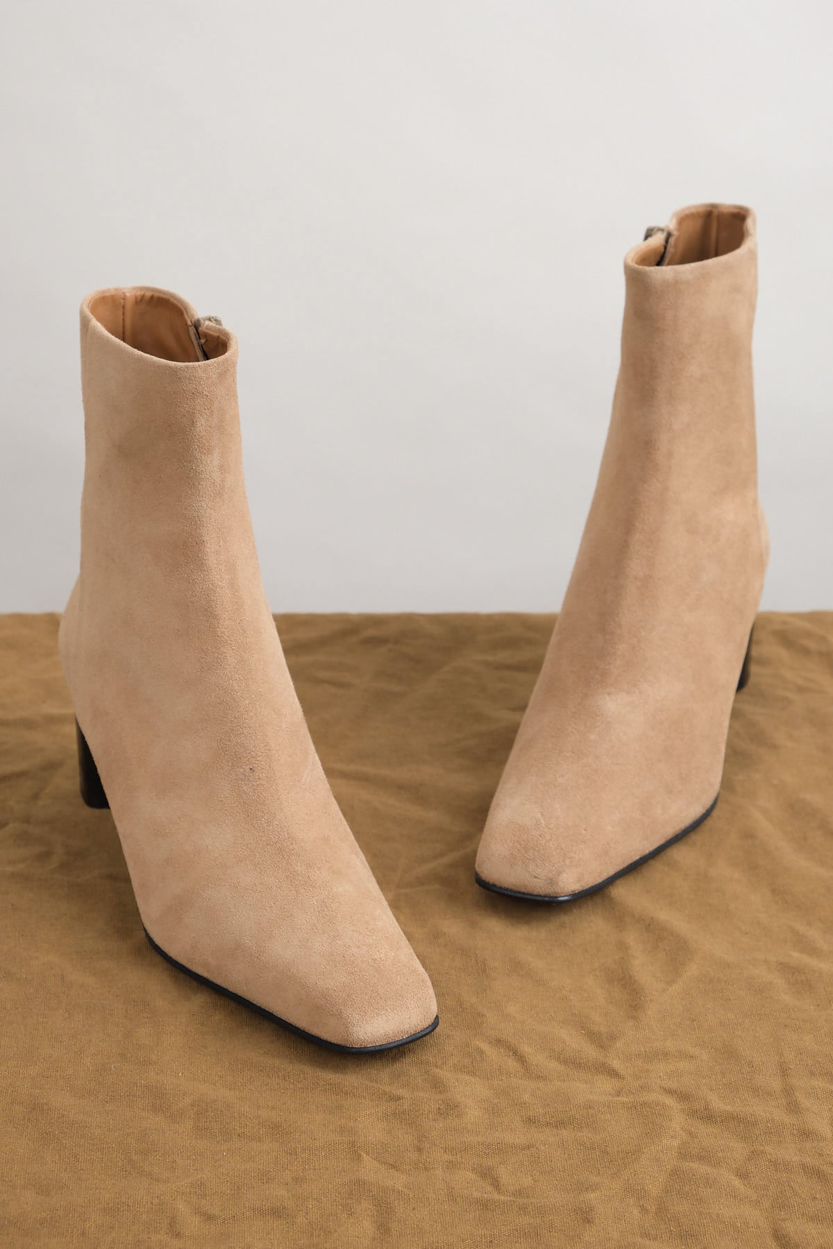Front of Praia Suede Boot