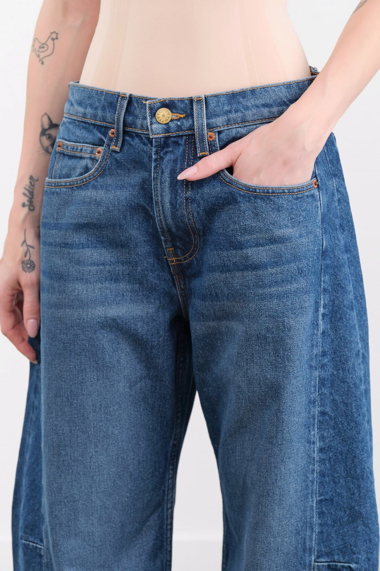 B Sides Jeans Apparel Womens Denim Relaxed Cuffed Lasso in Cate Wash