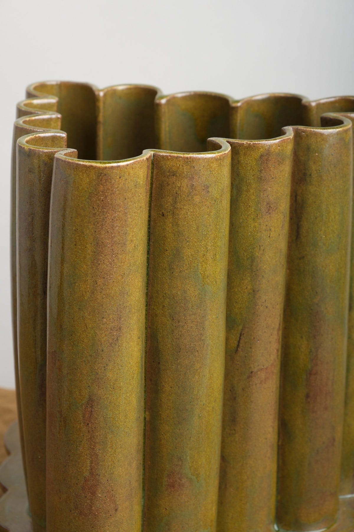 BZippy Ceramic Stoneware Vase with Ruffles