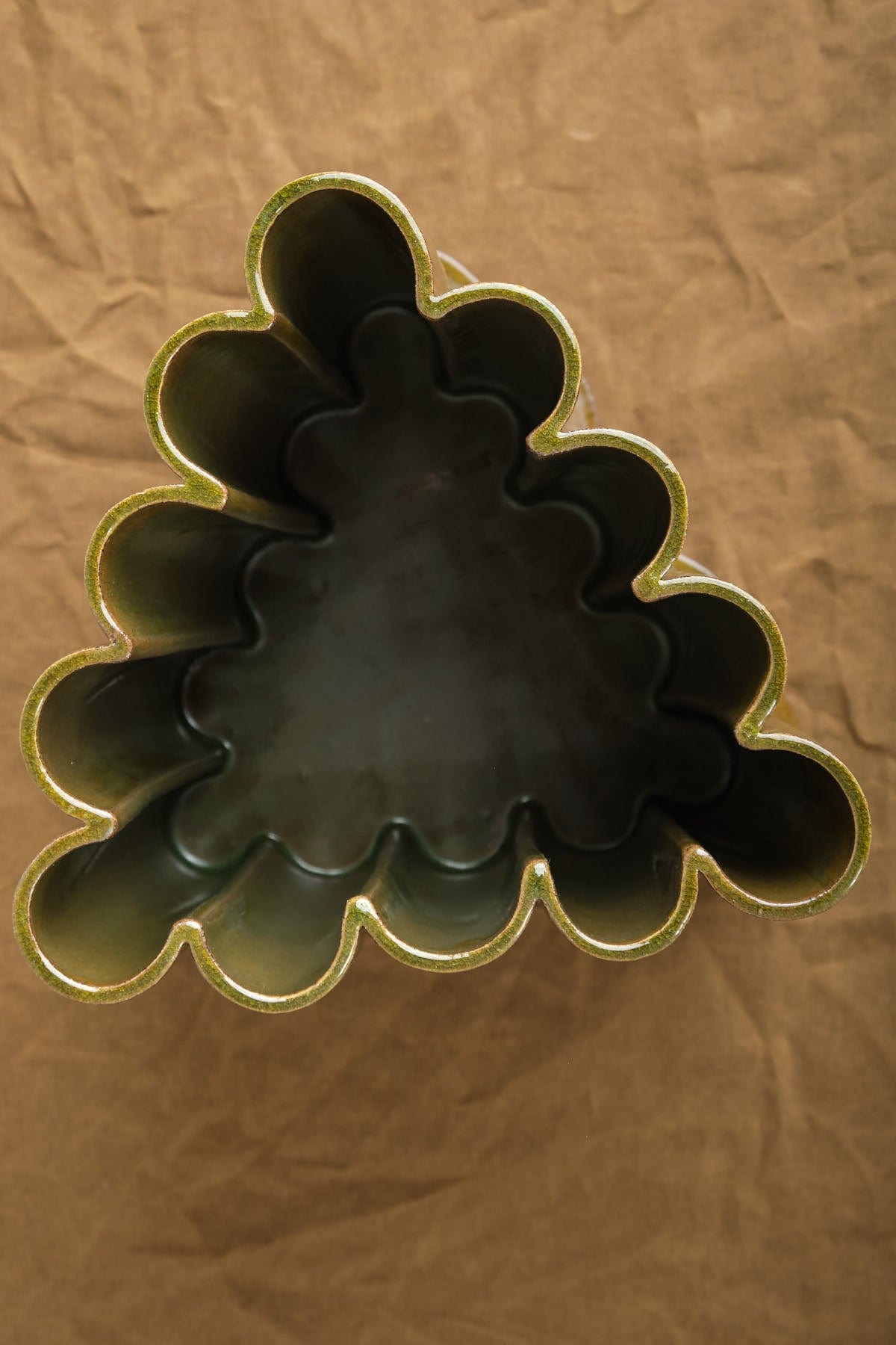 Bzippy Triangle Ruffle Vase