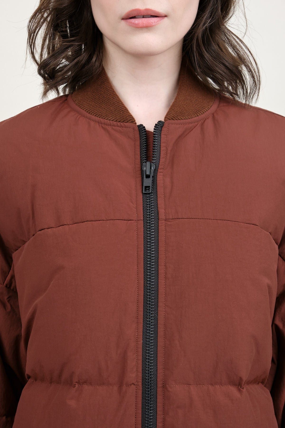 Zip and collar on Cata Coat