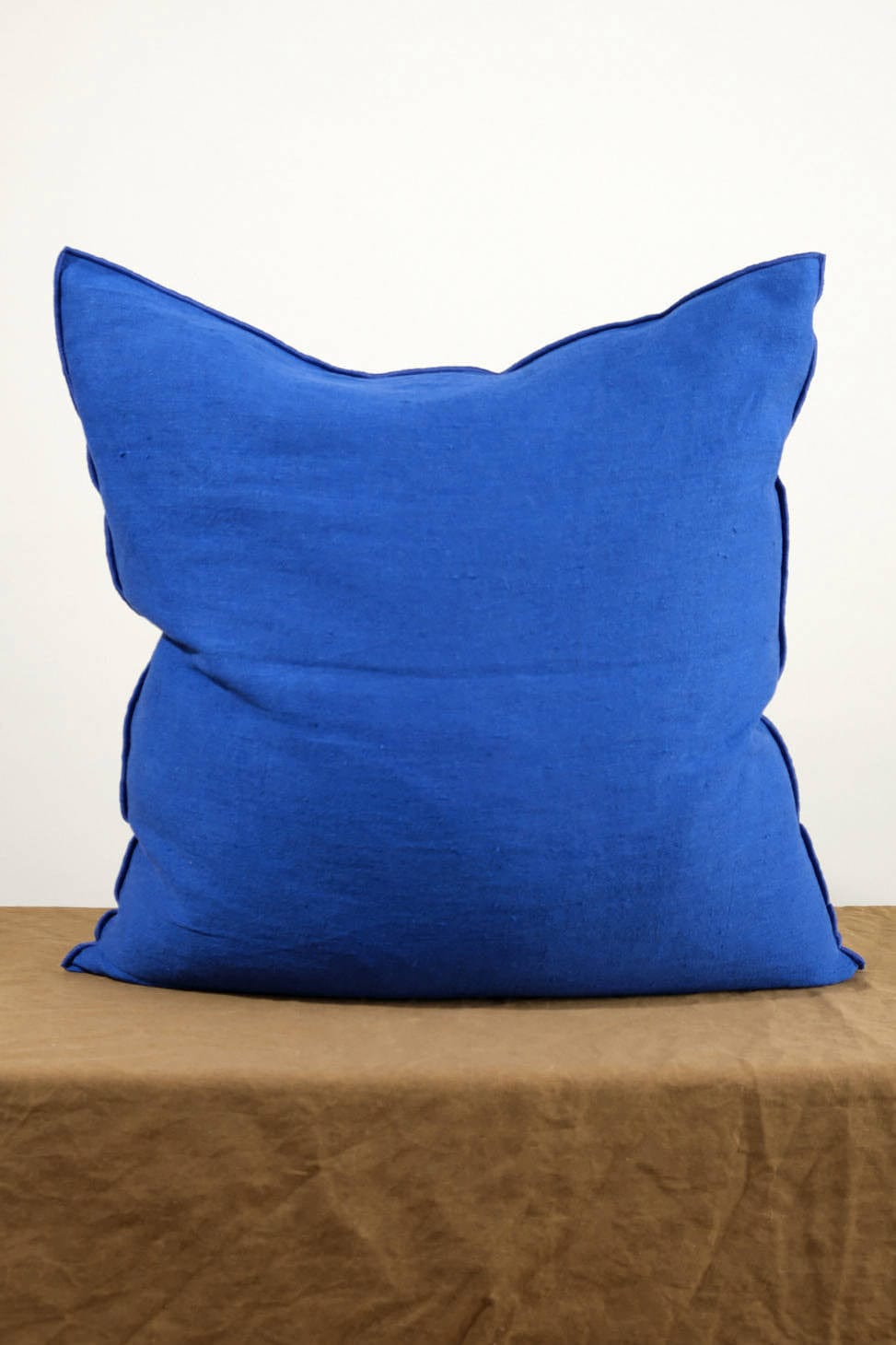 Maison De Vacances Home Pillows 26" X 26" Crumpled Washed Linen Vice Versa Cushion in Cobalt Cobalt/Indigo / 26" X 26"