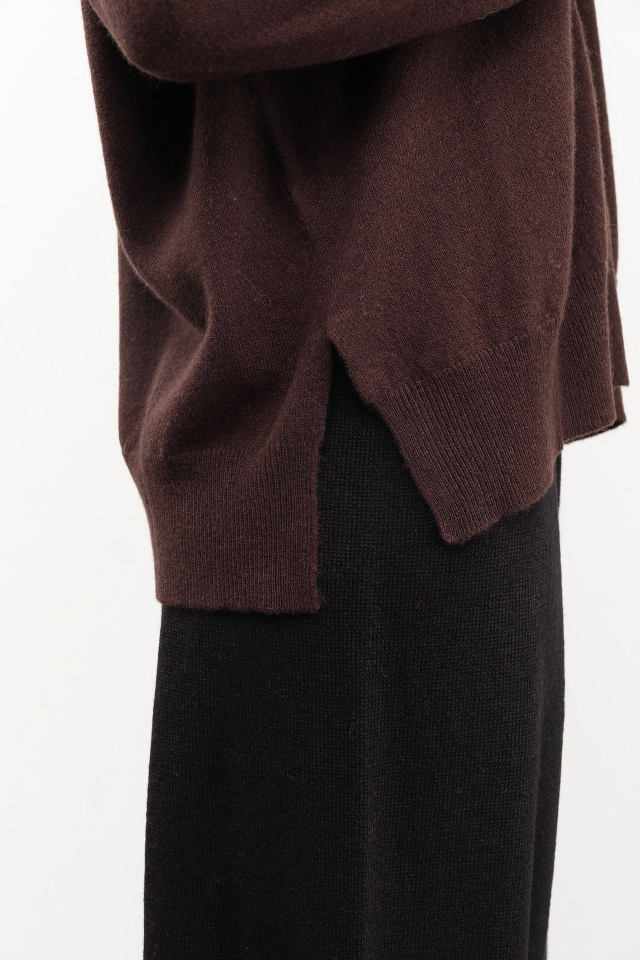 DEMYLEE Apparel Womens Sweaters Jayla Cashmere Cardigan in Espresso