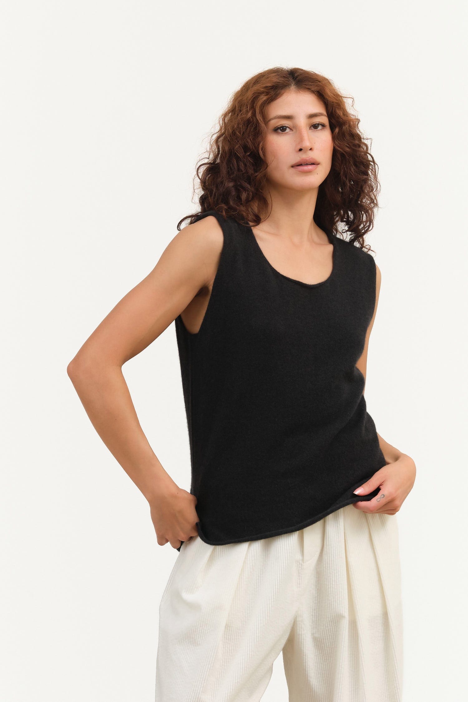 Evam Eva Apparel Womens Sweaters Cashmere Sleeveless in Sumi Sumi / 1