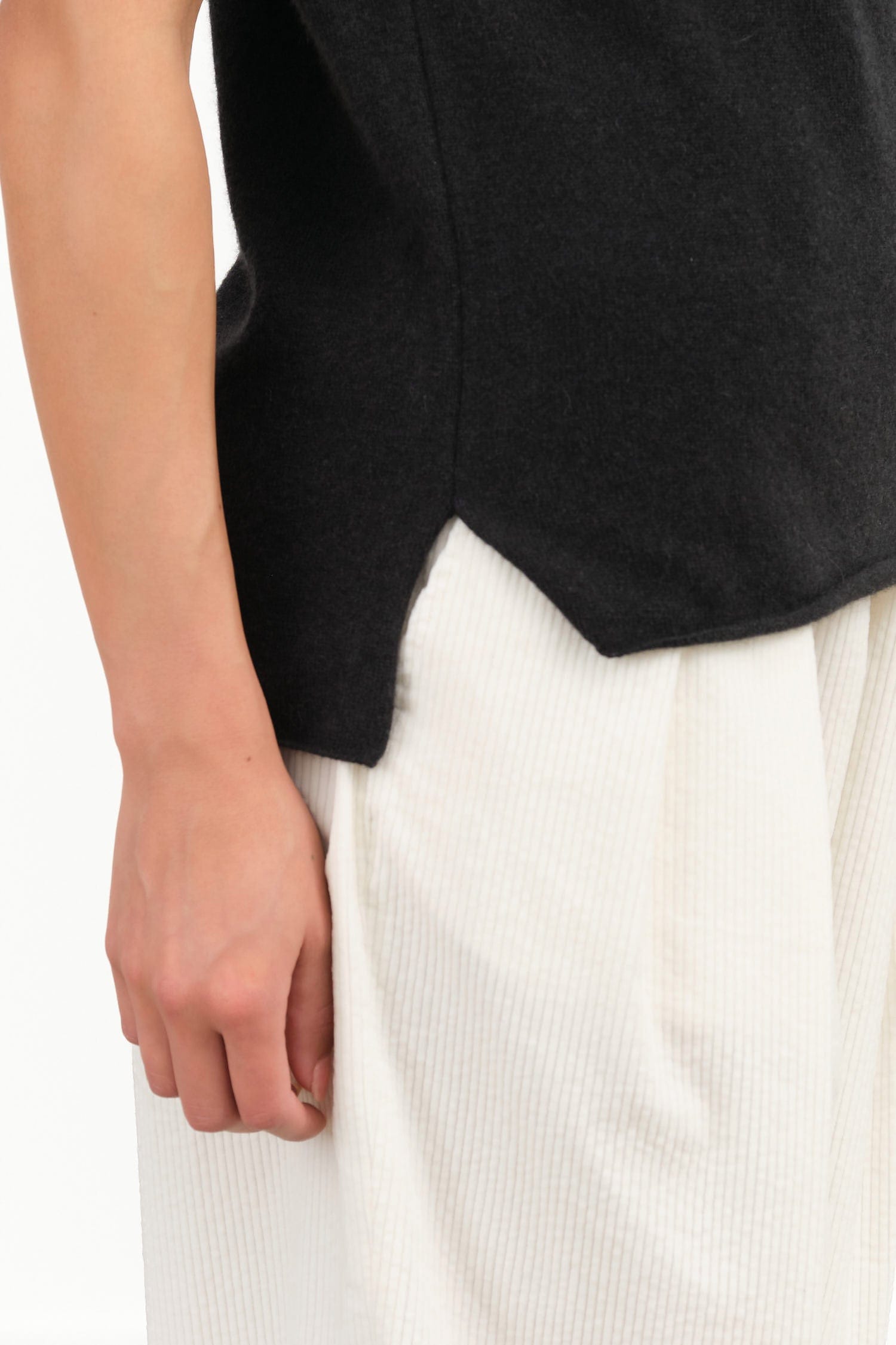 Evam Eva Apparel Womens Sweaters Cashmere Sleeveless in Sumi