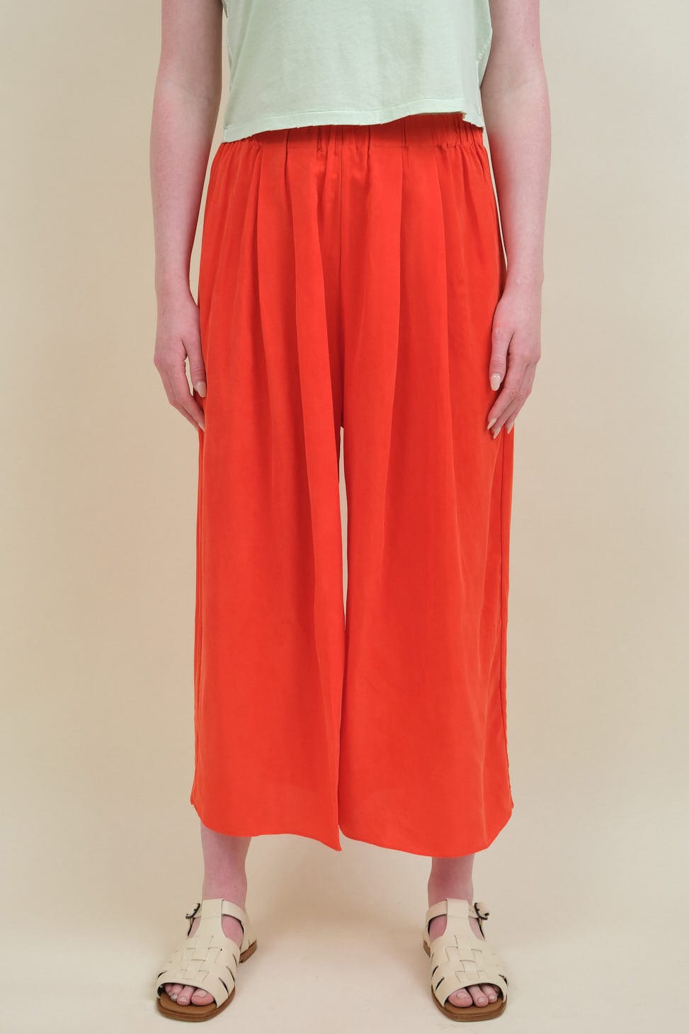 Front of Cayo Pant in Cerise