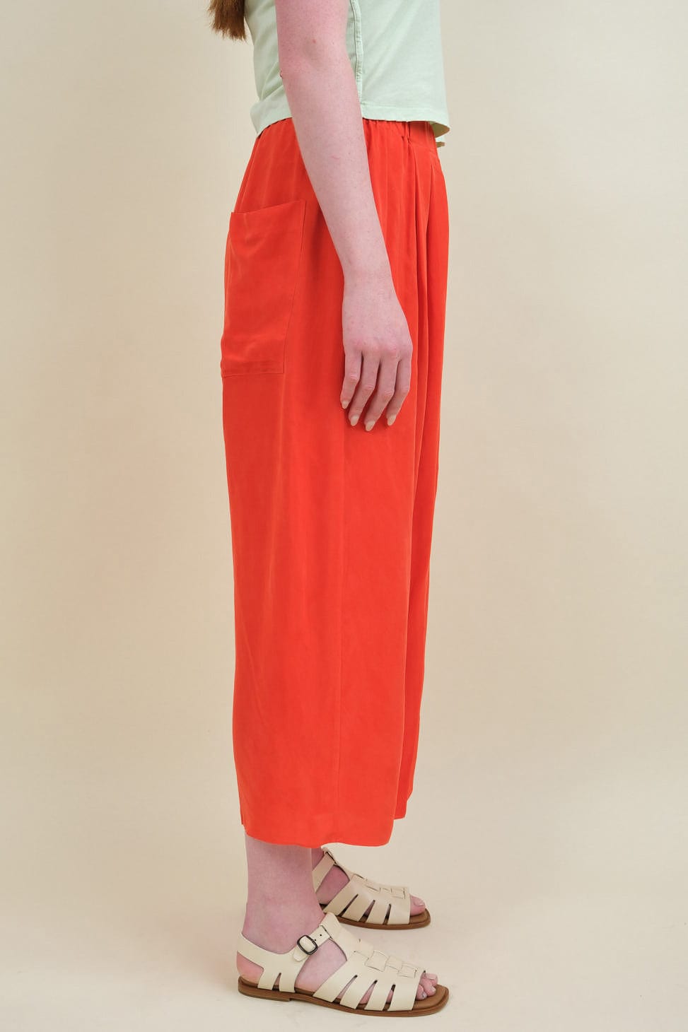 Side of Cayo Pant in Cerise