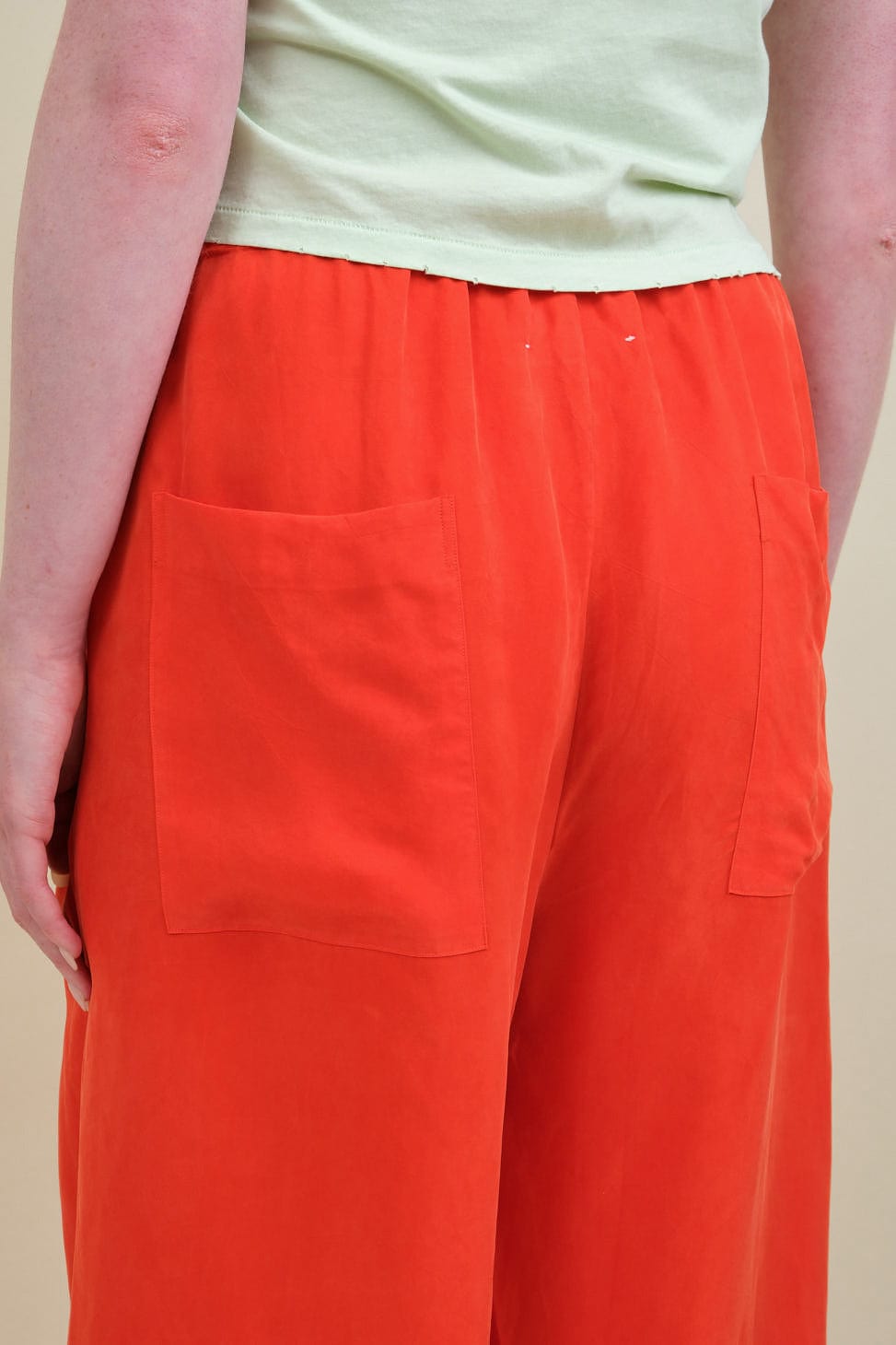Back pockets on Cayo Pant in Cerise