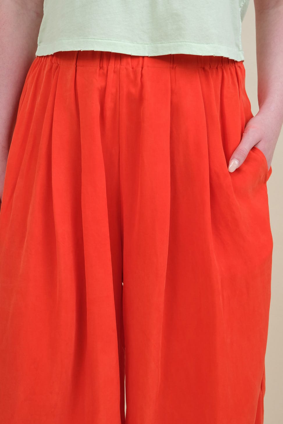 Pleats on Cayo Pant in Cerise
