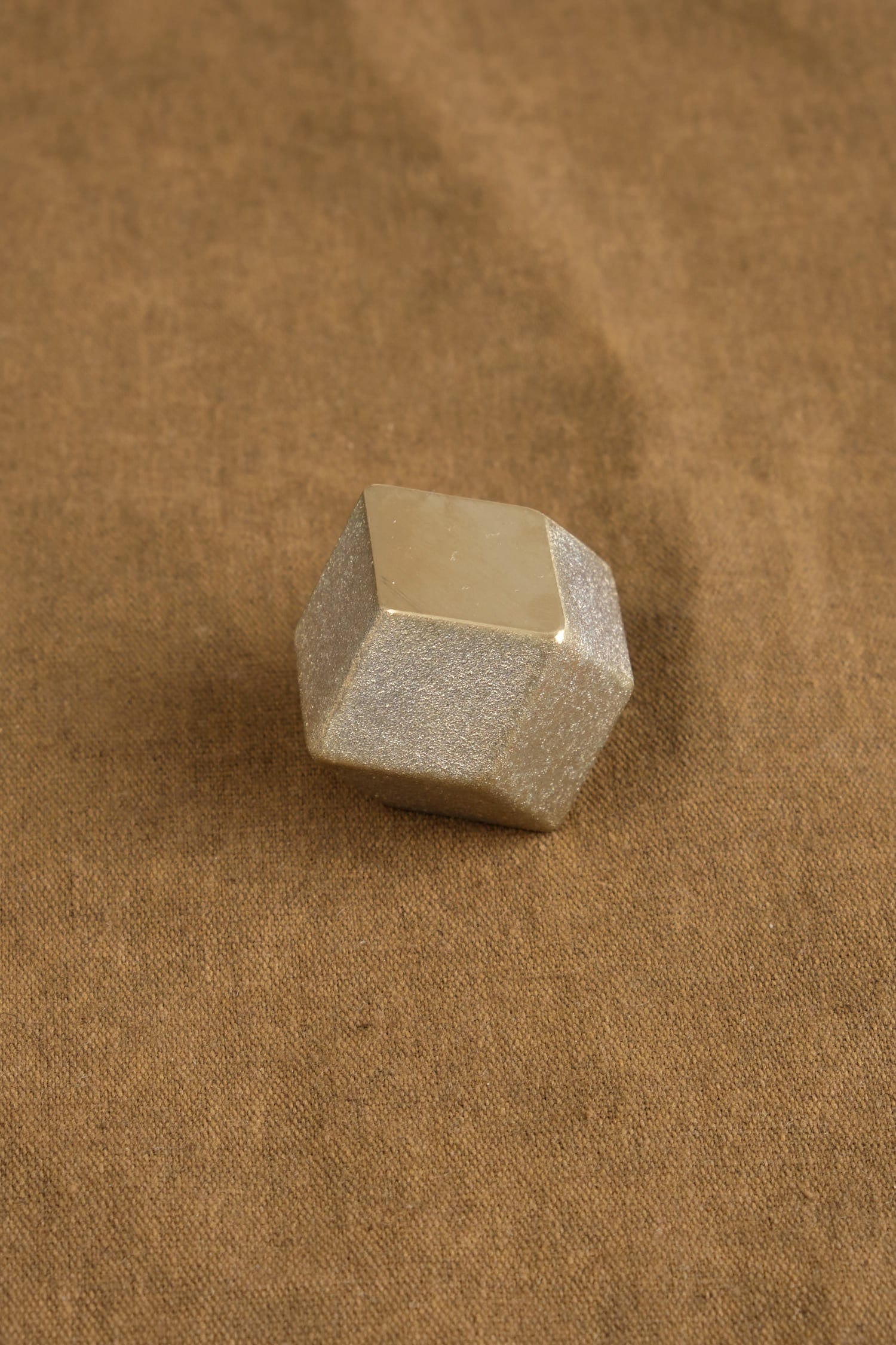 Futagami Home Objects Brass IHADA Paperweight Brass / Rhombus