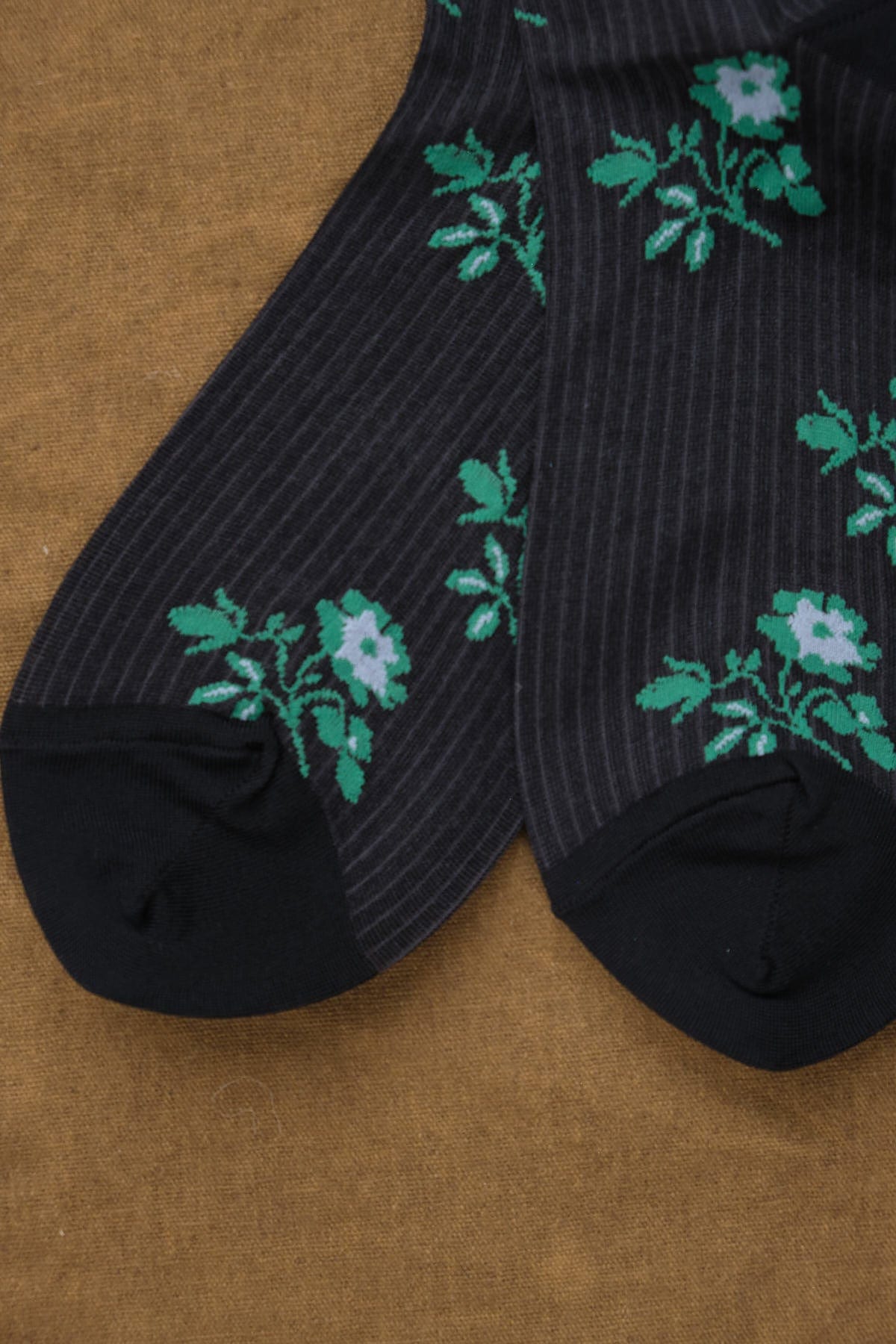 Details on Astrid Crew Socks