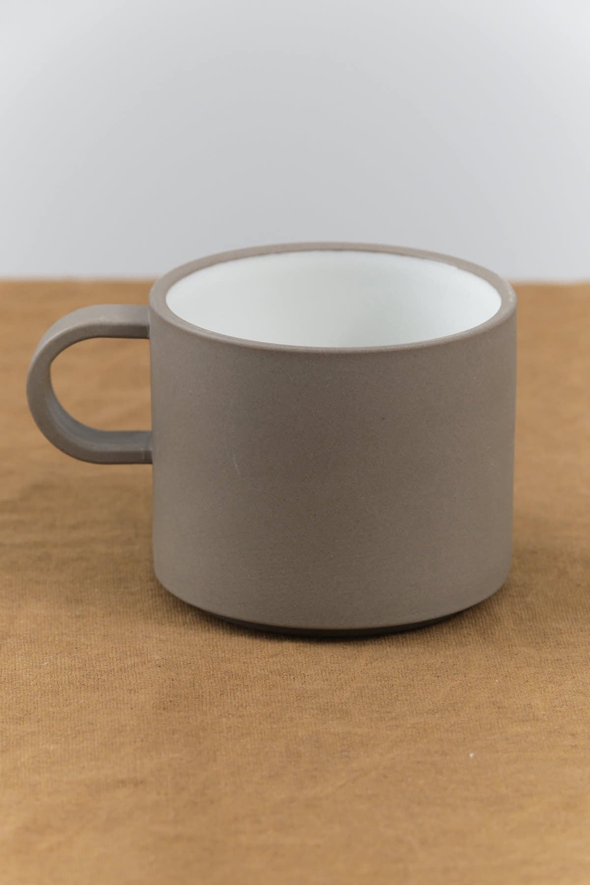 Hasami Porcelain Home CoffeeTea 11 oz Glazed Mug Ash White / 3 3/8" D X 2 7/8" H