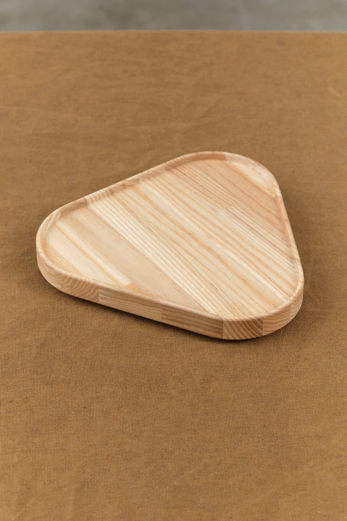 Hasami Porcelain Home Kitchen Serving Ash Wooden Triangle Tray Ash / 6 1/4" L X 6 3/4" W X 7/8" H