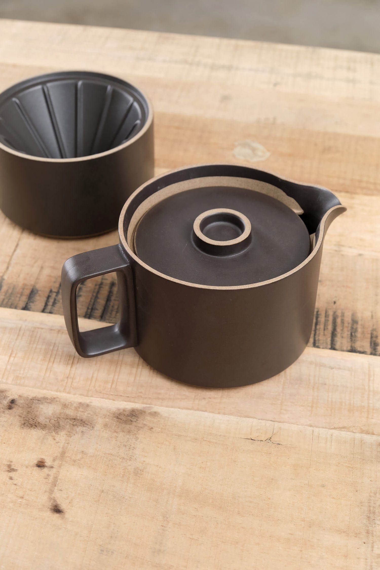 Hasami Porcelain Home CoffeeTea Coffee Dripper with Teapot Black / 5 5/8" Dia X 7 3/8" H