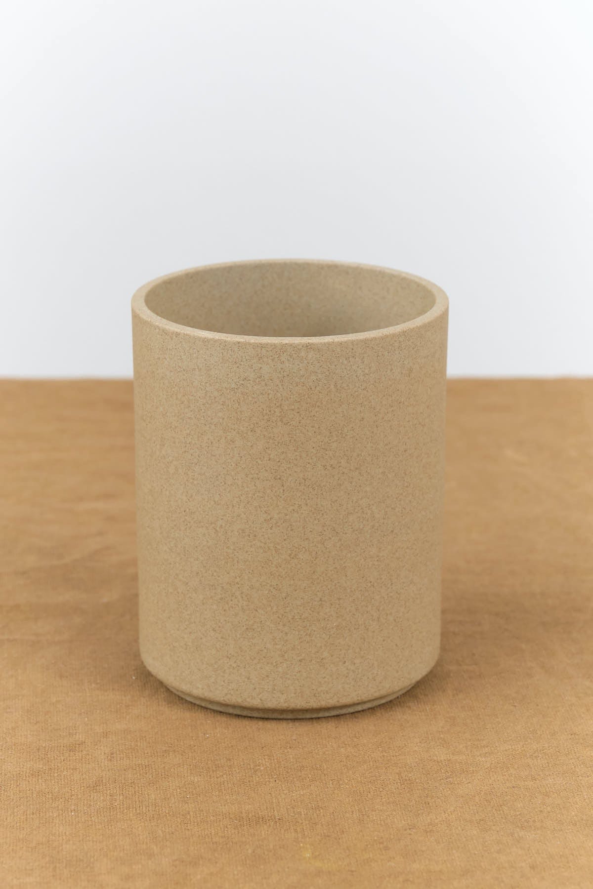 Hasami Porcelain Home CoffeeTea Container/Tumbler Natural / 3 3/8" D X 4 1/8" H