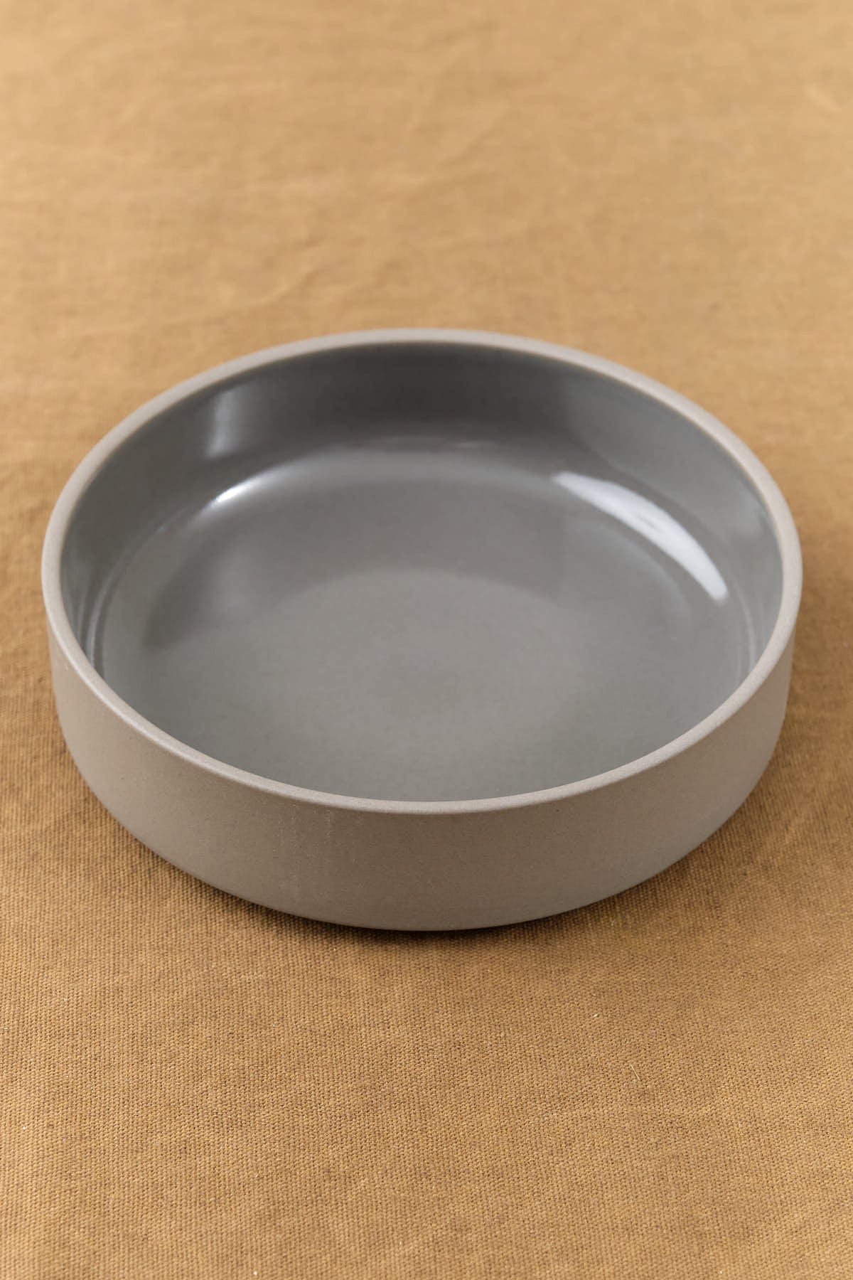 Hasami Porcelain Home Kitchen Dishware Small Glazed Shallow Bowl Dark Gray / 5 5/8" D X 1 3/8" H