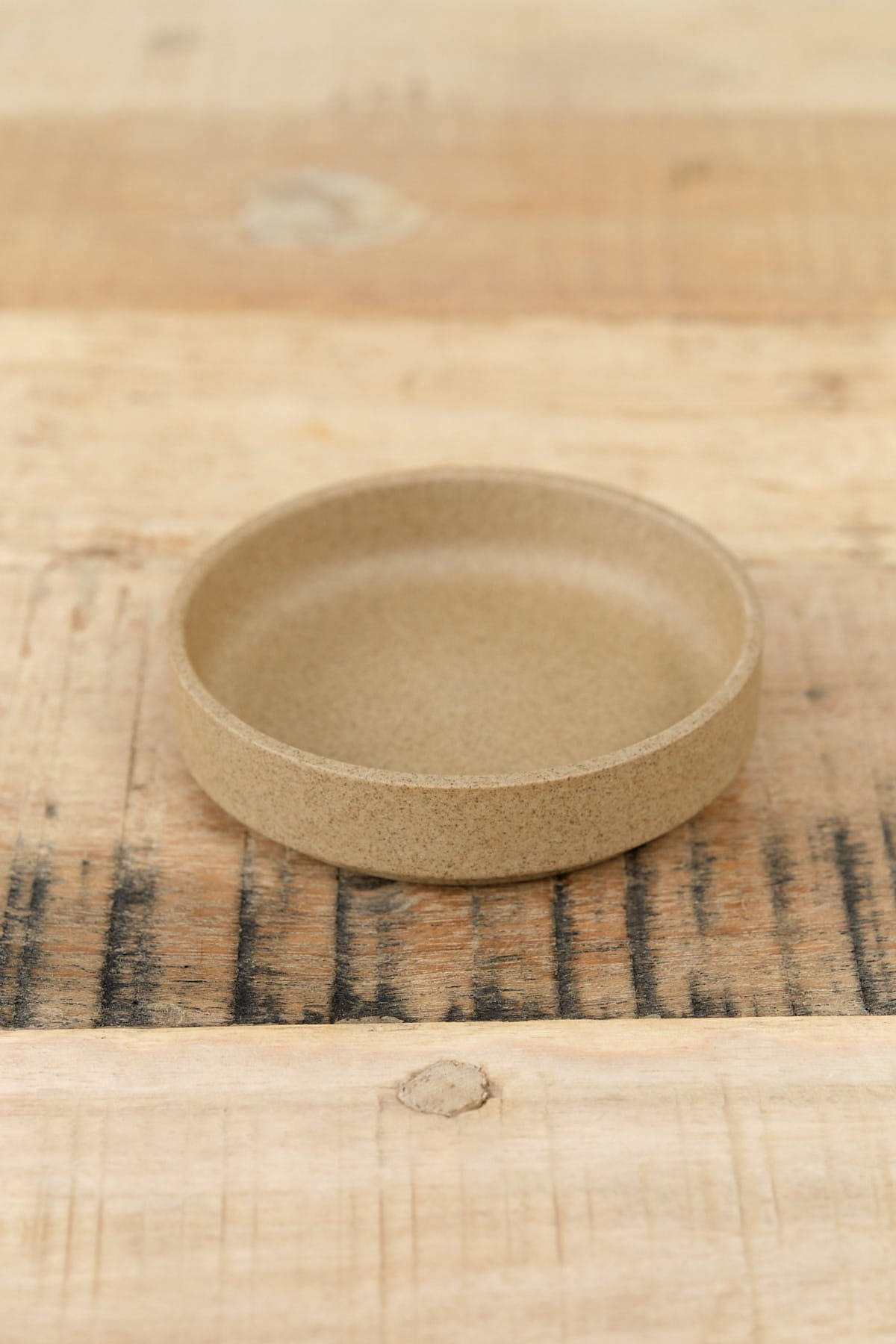 Hasami Porcelain Home Kitchen Dishware Small Plate Natural / 3 3/8" D X 7/8" H