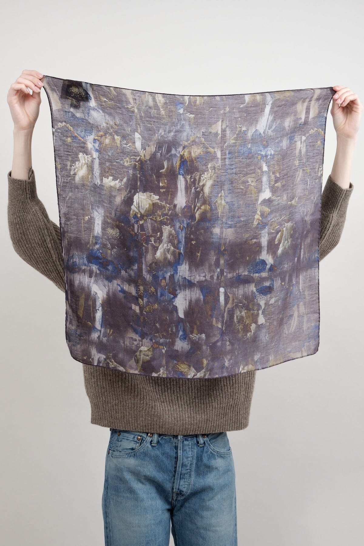 Barock Flower Light Wool Scarf