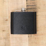 Il Bisonte Home Objects Cowhide Hip Flask in Nero Nero / 4.25" L 3.5" W X .75" D