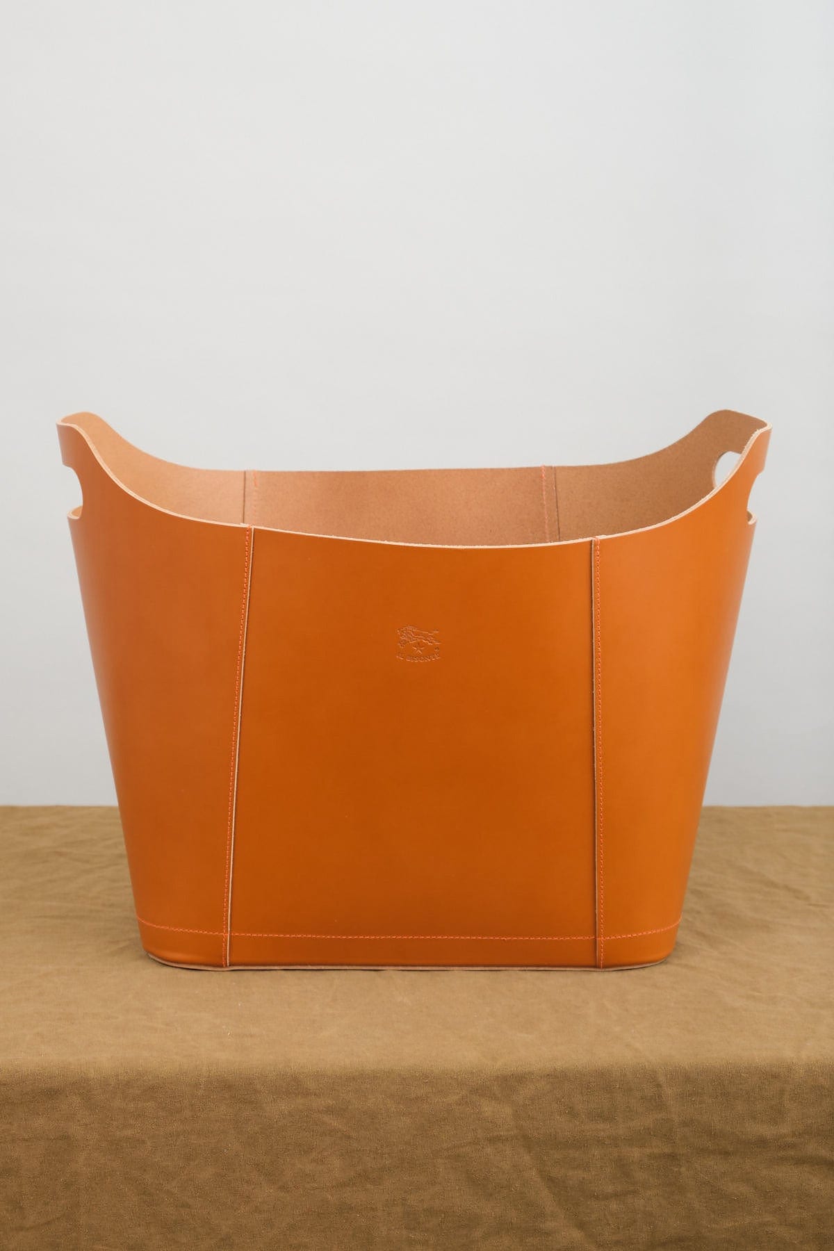 Il Bisonte Home Baskets Cowhide Storage Basket in Caramel Caramel / 16" L X 14.2" H X 8" D
