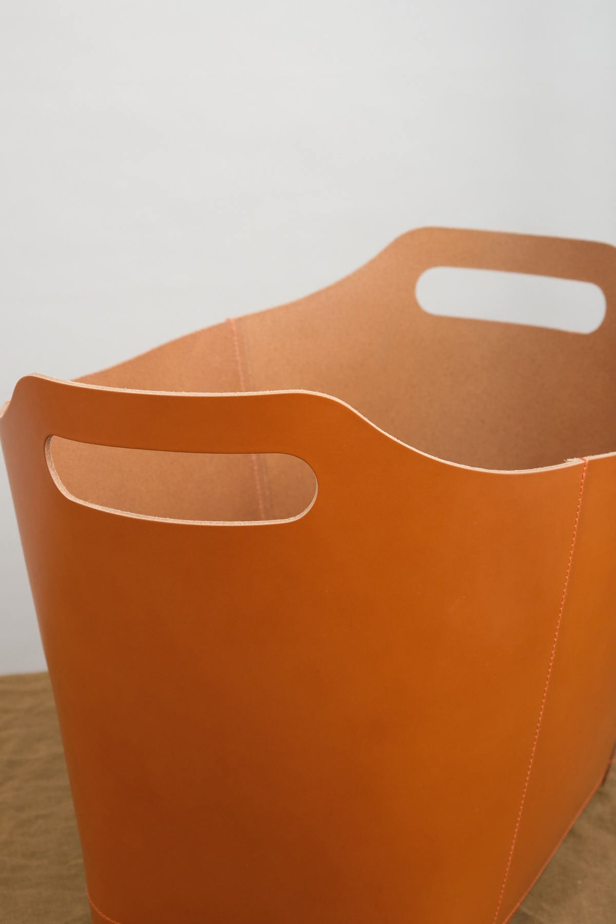 Il Bisonte Home Baskets Cowhide Storage Basket in Caramel Caramel / 16" L X 14.2" H X 8" D