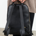 Il Bisonte Accessories Bags Duccio Backpack Bag in Nero Nero / 11" L X 15.5" H X 4.25" D