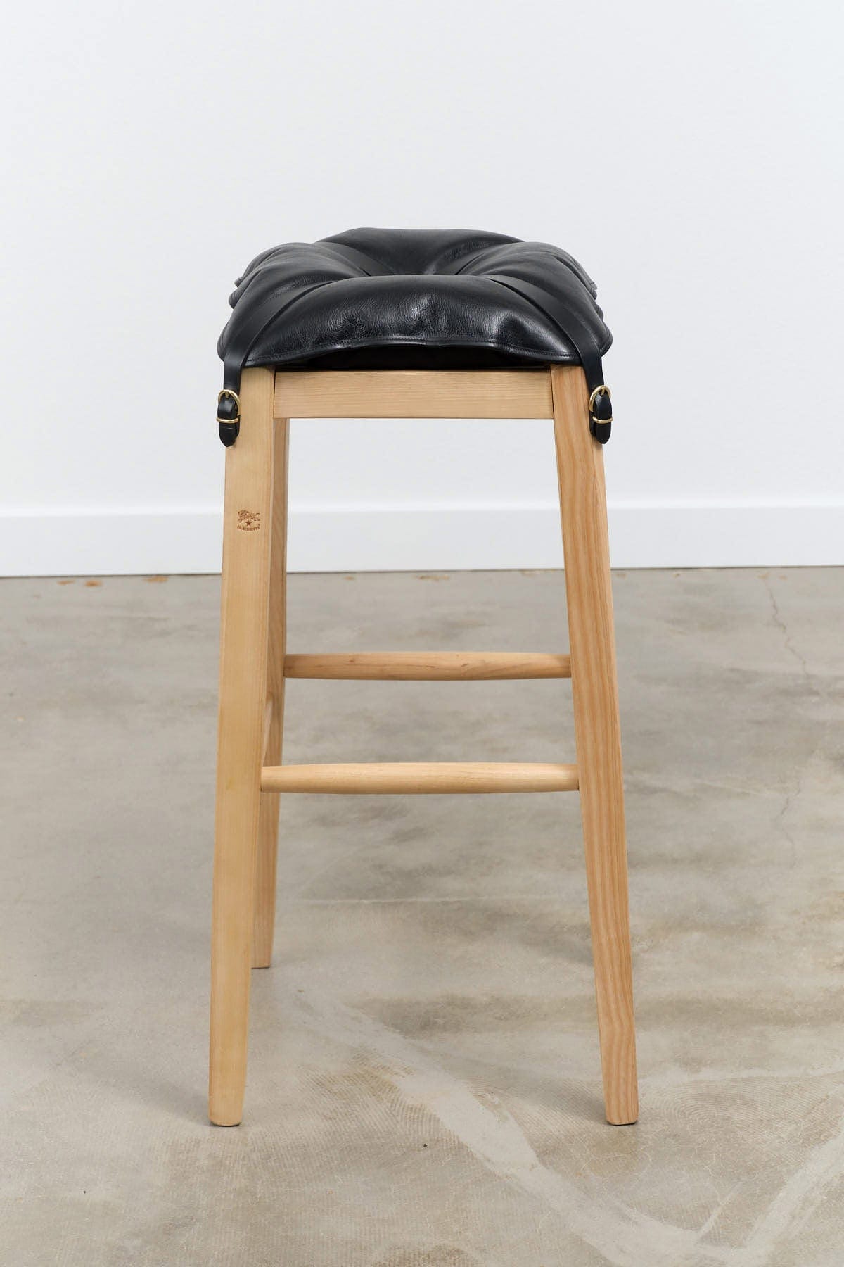 Il Bisonte Home Objects Large Cowhide Stool with Pillow in Nero Nero / 14.6" L X 28.3" H X 15.2" D