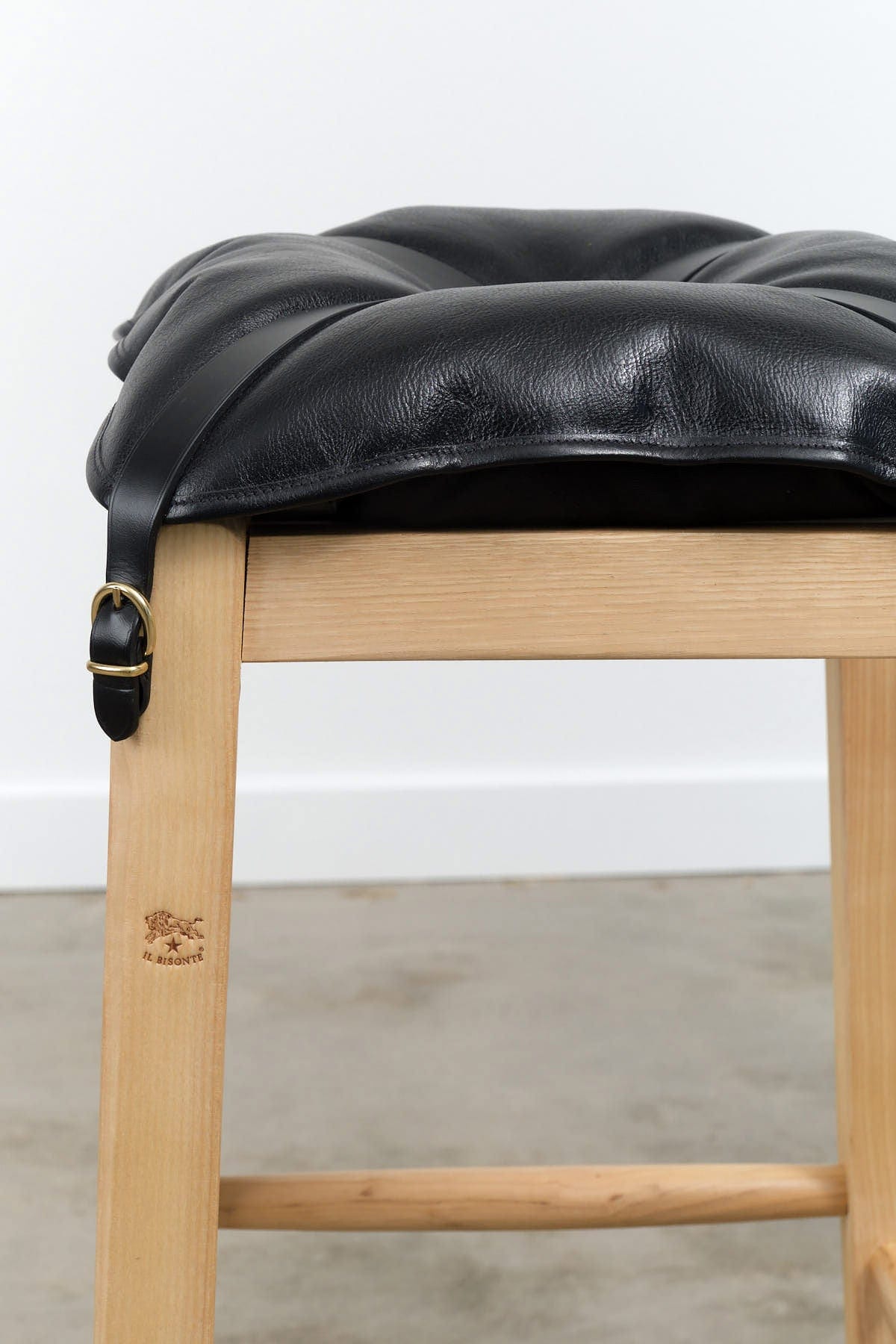 Il Bisonte Home Objects Large Cowhide Stool with Pillow in Nero Nero / 14.6" L X 28.3" H X 15.2" D