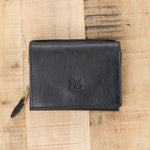 Il Bisonte Accessories Wallets Medium Classic Wallet in Nero Nero / 4.25" L X 3.5" W X 1.25" D