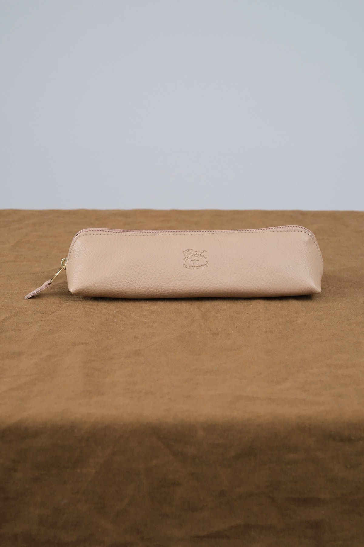 Il Bisonte Accessories Wallets Pencil Case in Caffe Latte Caffe Latte / 8" L X 1.25" H X 1.5" D