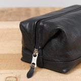 Il Bisonte Accessories Bags Populonia Cowhide Beauty Case in Nero Nero / 9" L X 4.5" H X 5" D