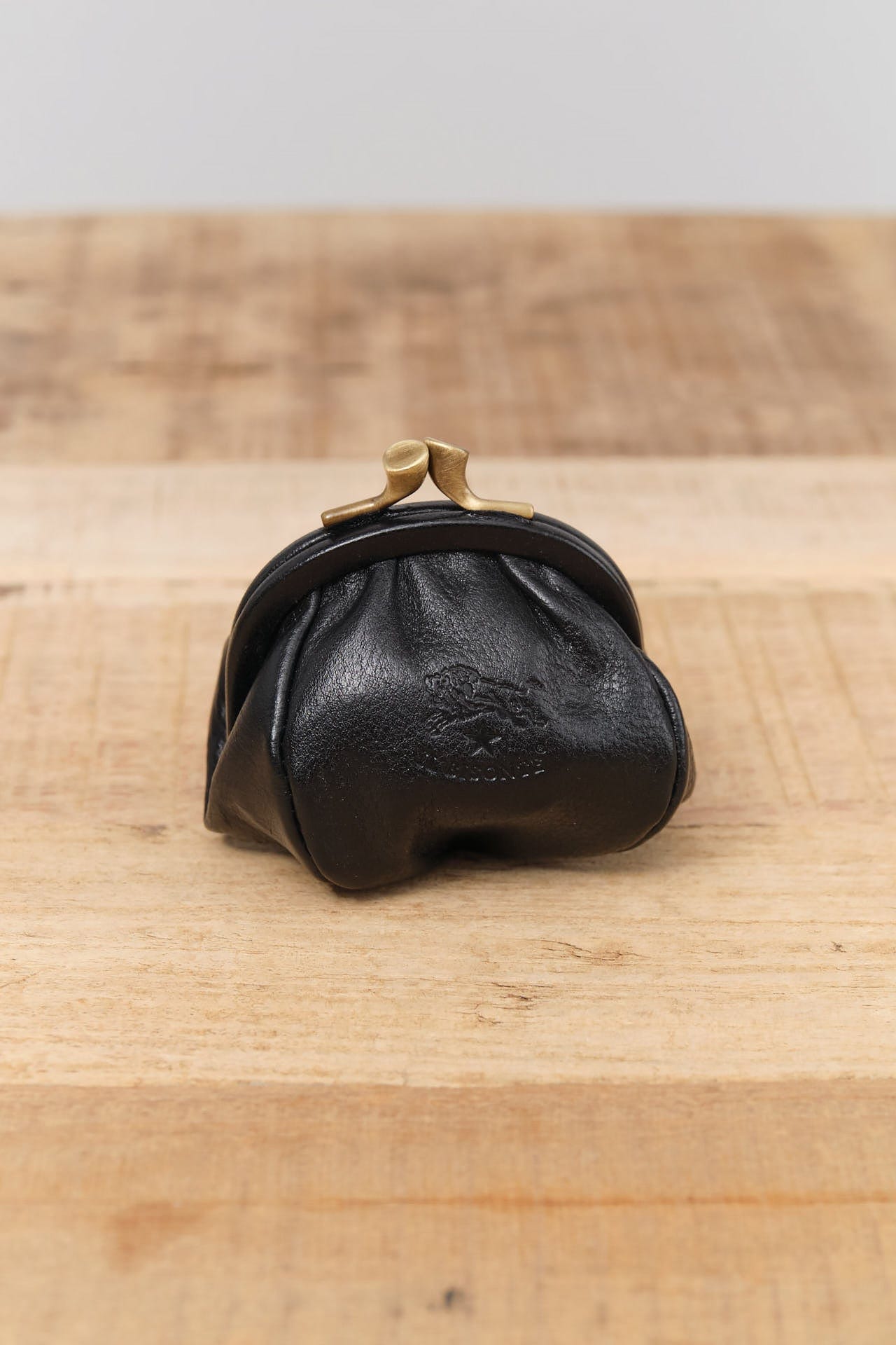 Il Bisonte Accessories Bags Retro Coin Purse in Nero Nero / 3.5" L X 2.75" W X 2" D
