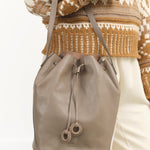 Il Bisonte Accessories Bags Tessa Bucket Bag Tortora / 9.75" L X 11.75" H X 6" D