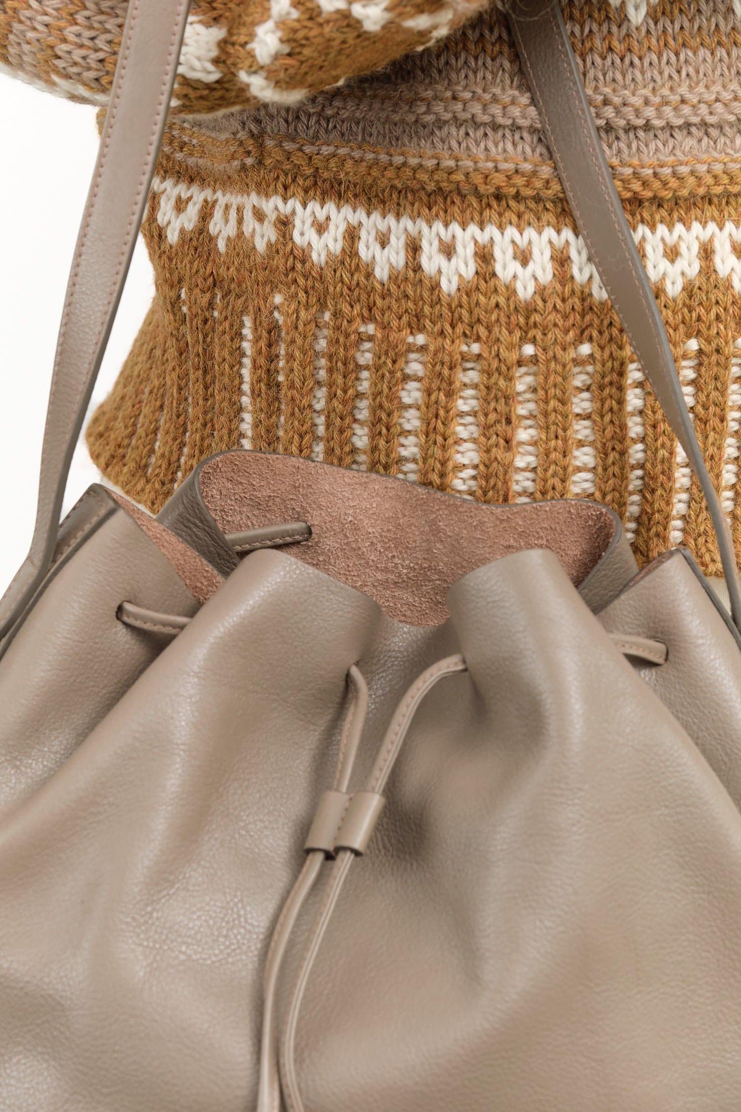 Il Bisonte Accessories Bags Tessa Bucket Bag Tortora / 9.75" L X 11.75" H X 6" D
