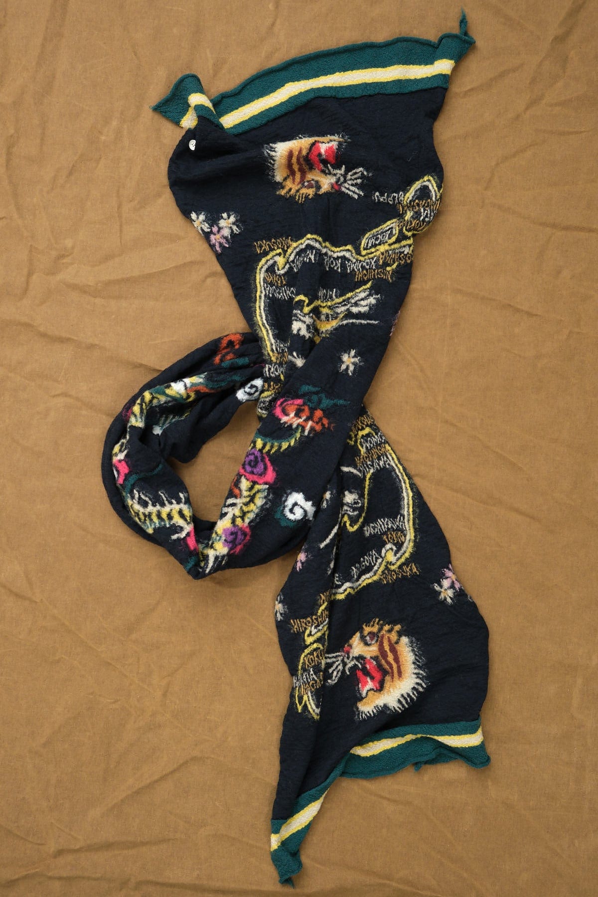 SOUVENIR Fulling Wool HAPPY Scarf
