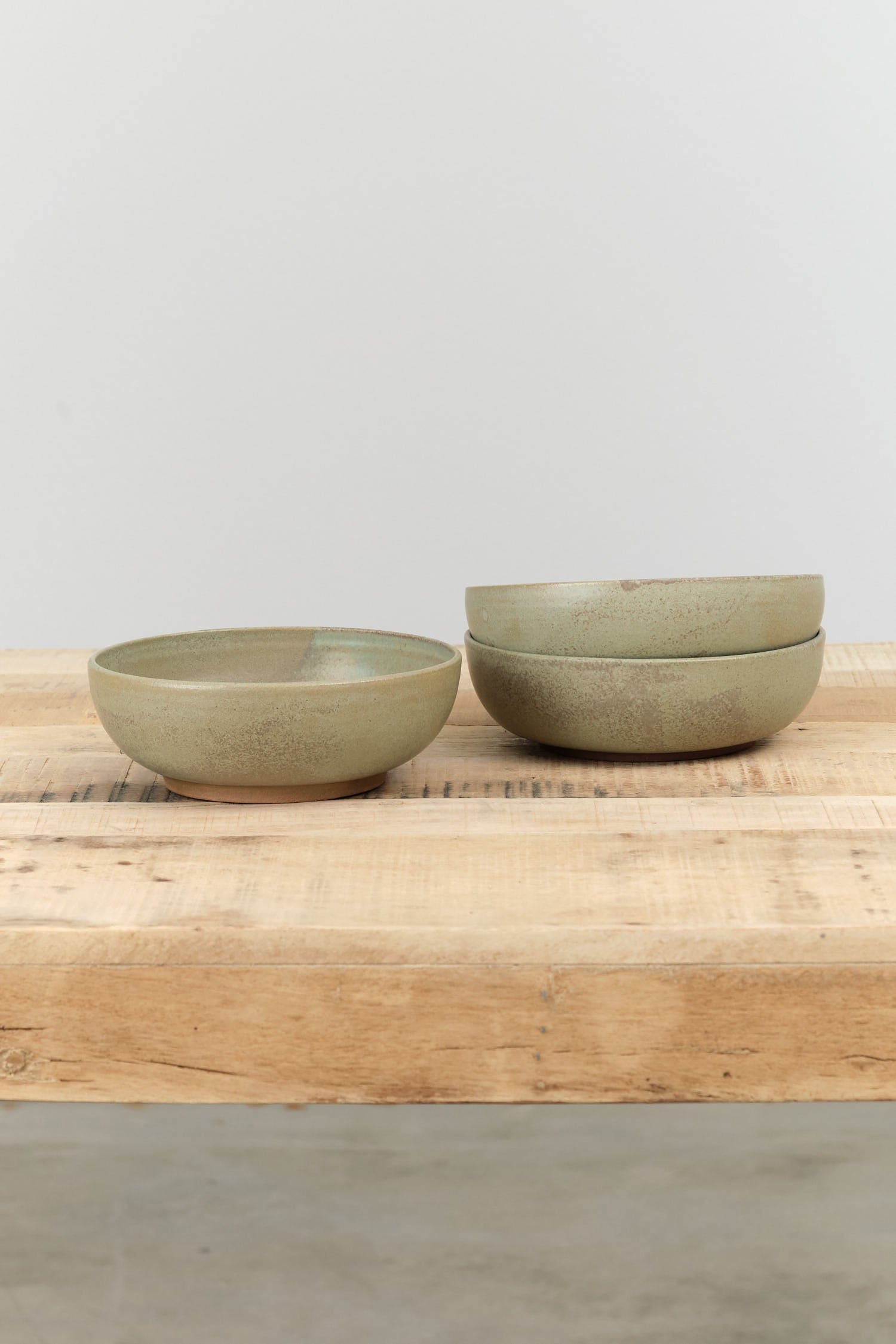 Kati Von Lehman Home Kitchen Dishware Shallow Ramen Bowl in Jade Jade / 7.5" Dia X 2.5" H