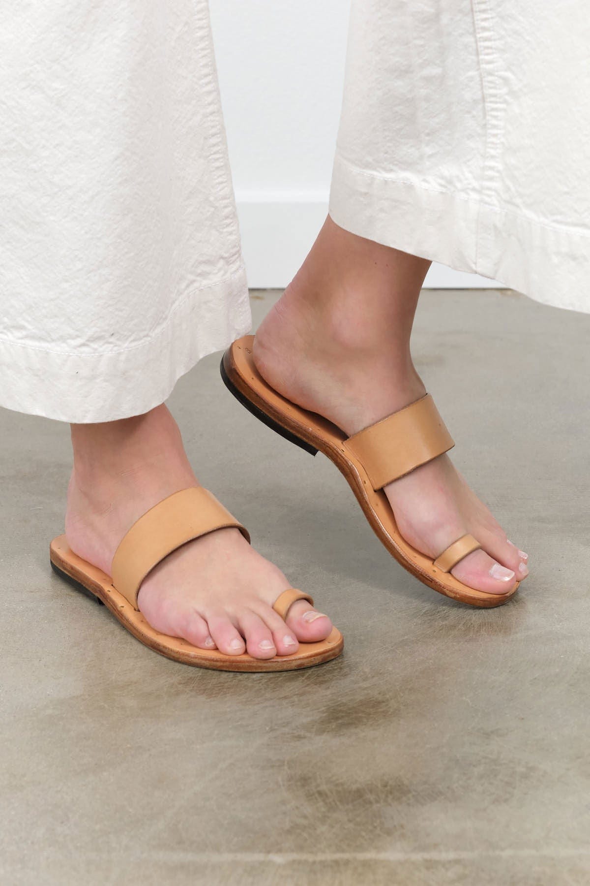 KikaNY Accessories Womens Shoes Toe Loop Sandal in Natural